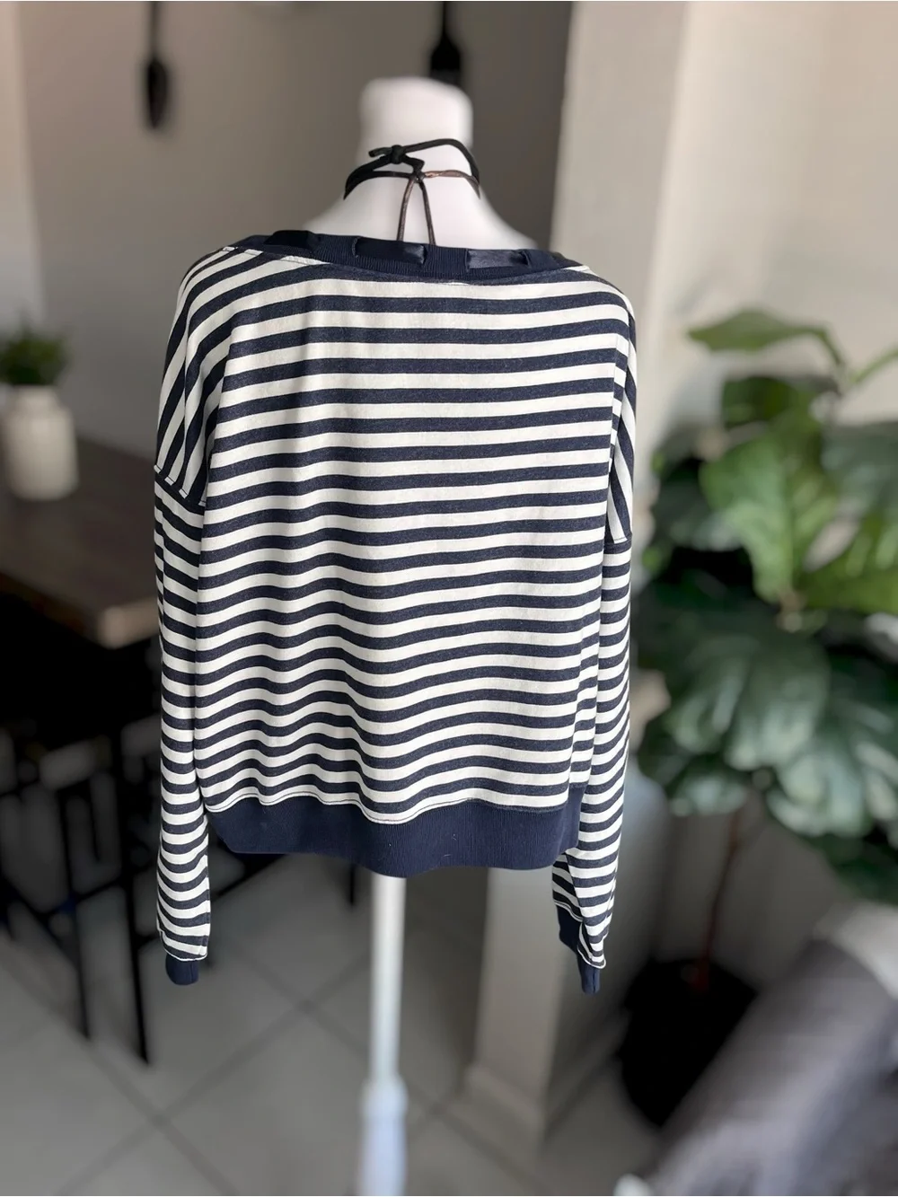 Hollister Striped Ribbon Bow Neckline Long Sleeve Sweatshirt Size M